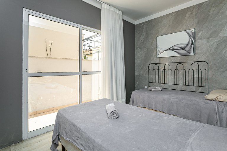 Elegante Casa com Piscina em Canasvieiras - NDI015