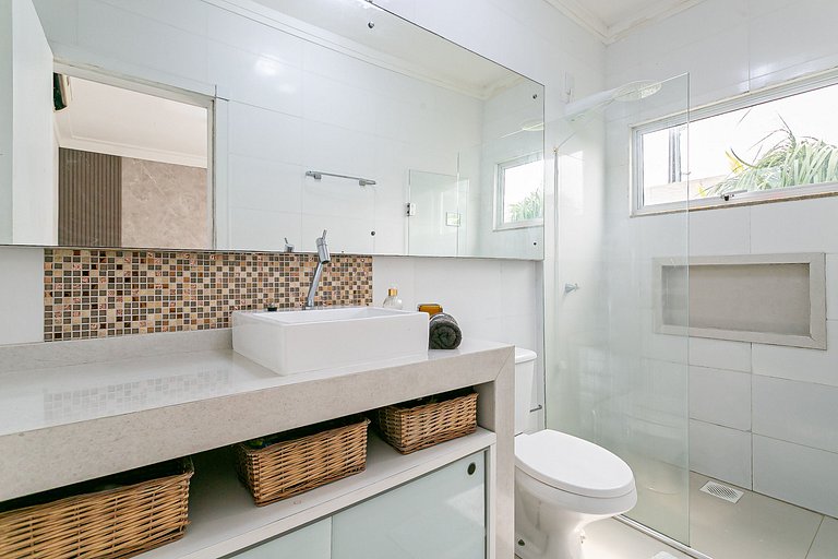 Elegante Casa com Piscina em Canasvieiras - NDI015