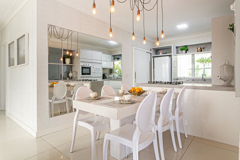 Elegante Casa com Piscina em Canasvieiras - NDI015