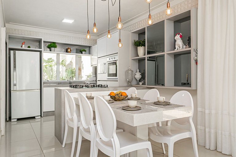 Elegante Casa com Piscina em Canasvieiras - NDI015