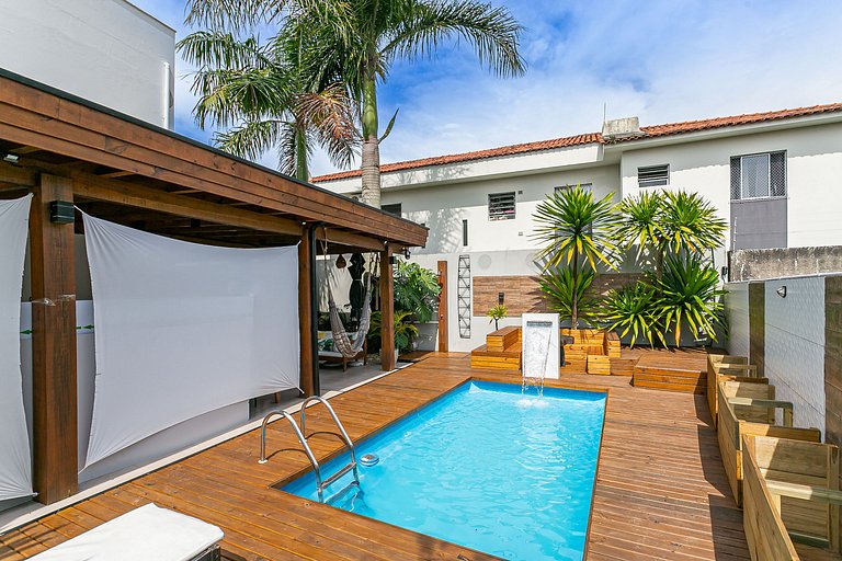 Elegante Casa com Piscina em Canasvieiras - NDI015