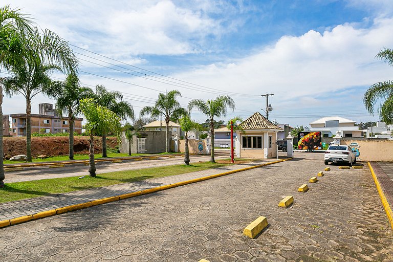 Elegante Casa com Piscina em Canasvieiras - NDI015