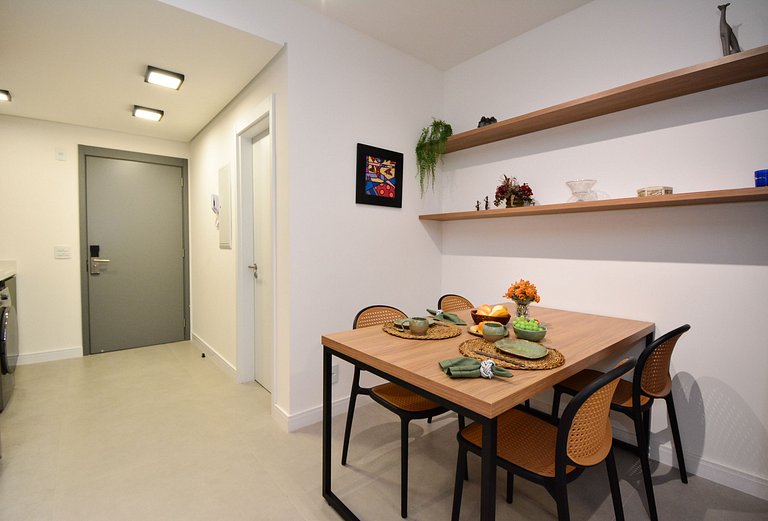 Studio com garagem em frente a UFSC e HU - 204R