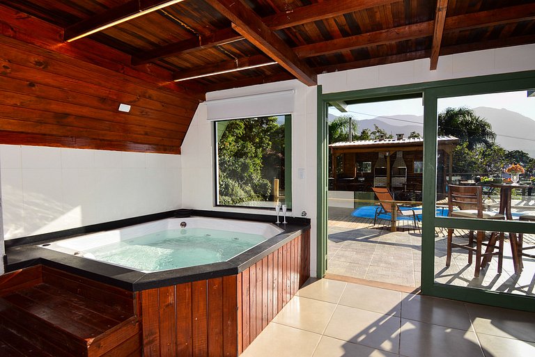 Chalé com Jacuzzi e Vista Mar - PLH007