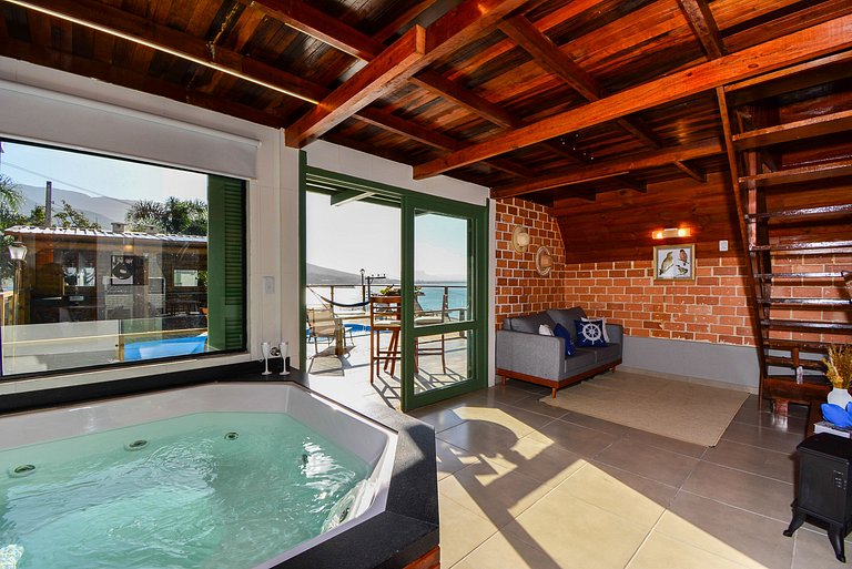 Chalé com Jacuzzi e Vista Mar - PLH007