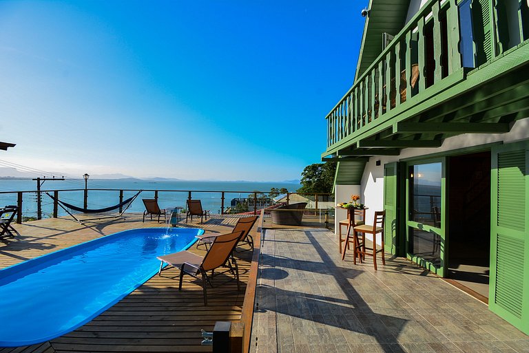 Chalé com Jacuzzi e Vista Mar - PLH007