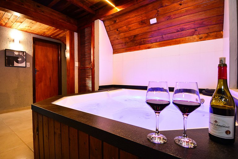 Chalé com Jacuzzi e Vista Mar - PLH007
