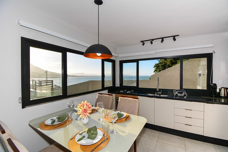 Casa com Piscina, Vista Mar e Hidromassagem PLH008