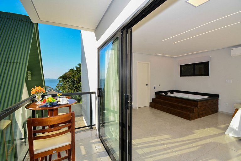 Casa com Piscina, Vista Mar e Hidromassagem PLH008