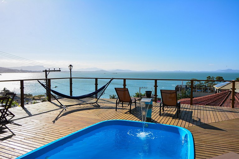 Casa com Piscina, Vista Mar e Hidromassagem PLH008