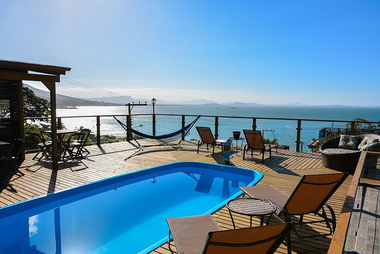 Casa com Piscina, Vista Mar e Hidromassagem PLH008