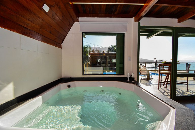 Casa Exclusiva com Piscina e Vista Mar - PLH009