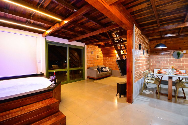 Casa Exclusiva com Piscina e Vista Mar - PLH009