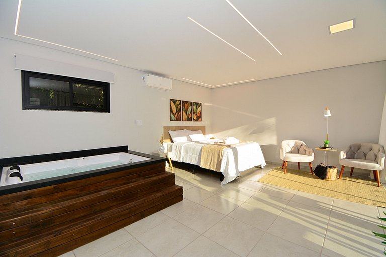 Casa Exclusiva com Piscina e Vista Mar - PLH009