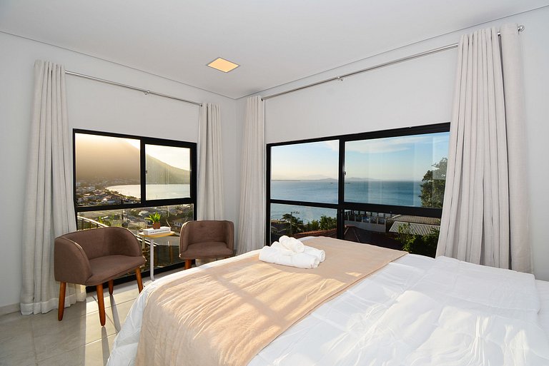 Casa Exclusiva com Piscina e Vista Mar - PLH009