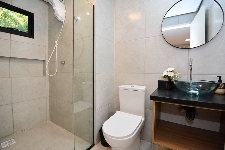 Casa Exclusiva com Piscina e Vista Mar - PLH009