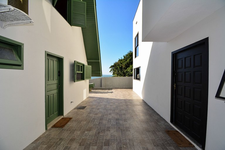 Casa Exclusiva com Piscina e Vista Mar - PLH009