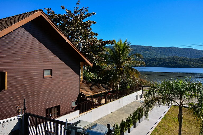 Elegante Loft na Lagoa da Conceição - LDI006