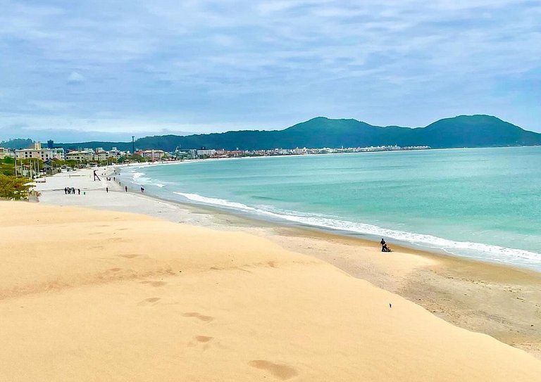Apartamento a poucos passos da Praia dos Ingleses