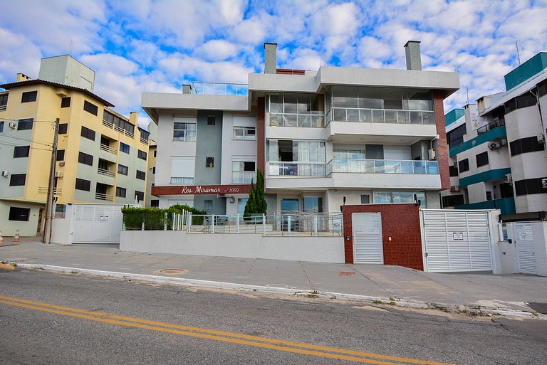 Apartamento a poucos passos da Praia dos Ingleses