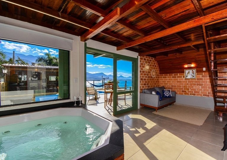 Chalé com Jacuzzi e Vista Mar - PLH007