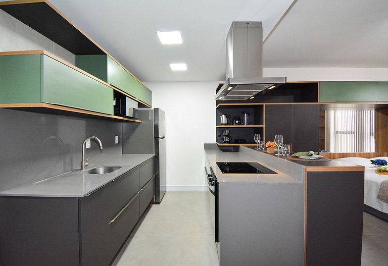 Studio com garagem em frente a UFSC e HU - 215R