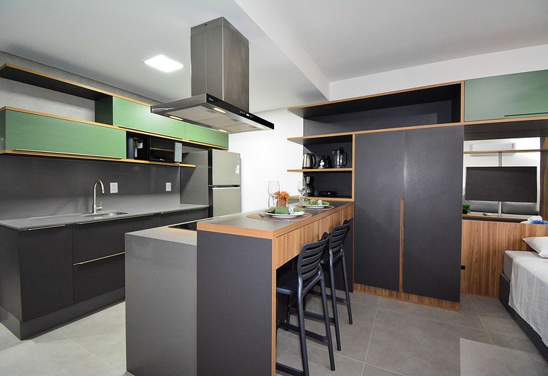 Studio com garagem em frente a UFSC e HU - 215R